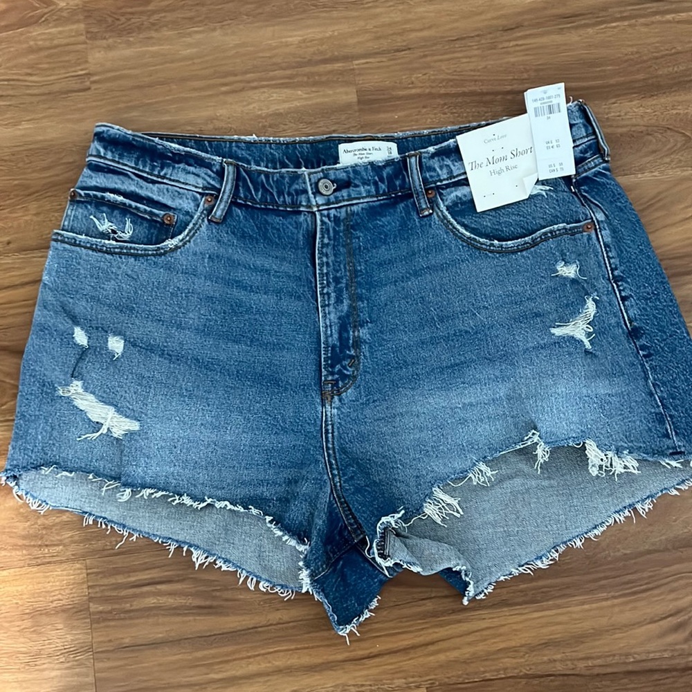 Abercrombie Mom short